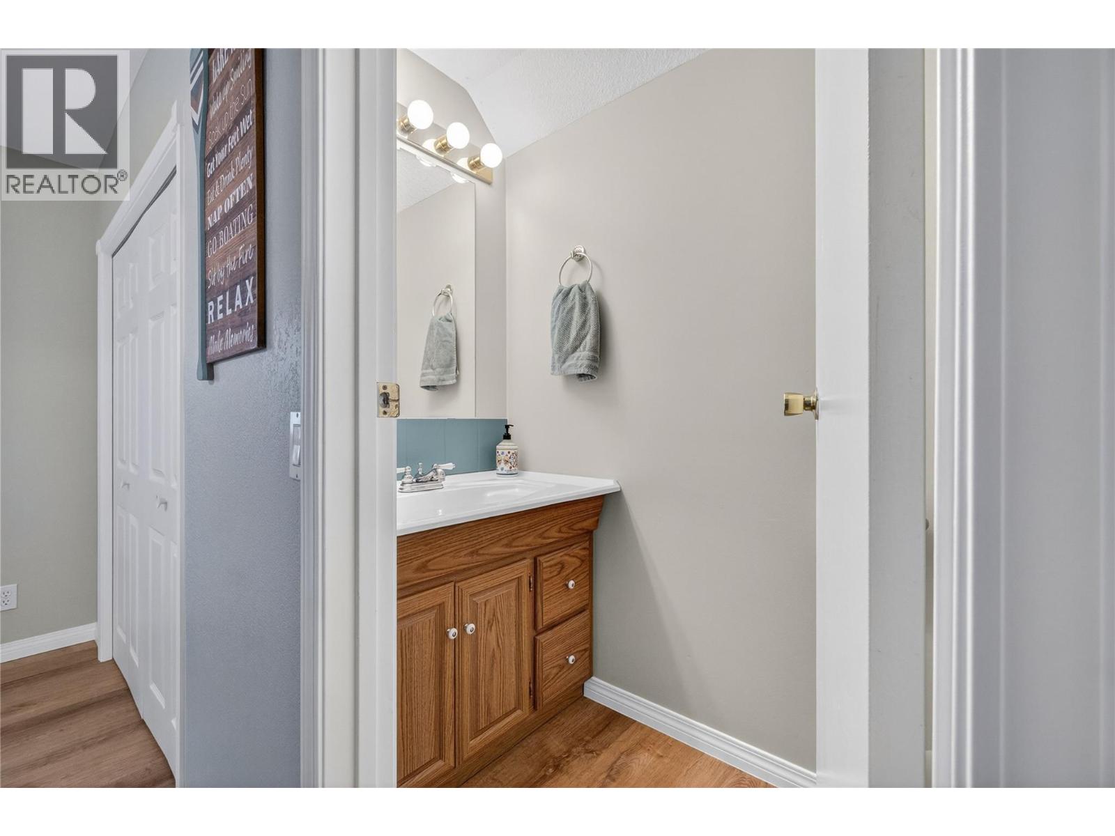 15 505 Poage Avenue, Sicamous