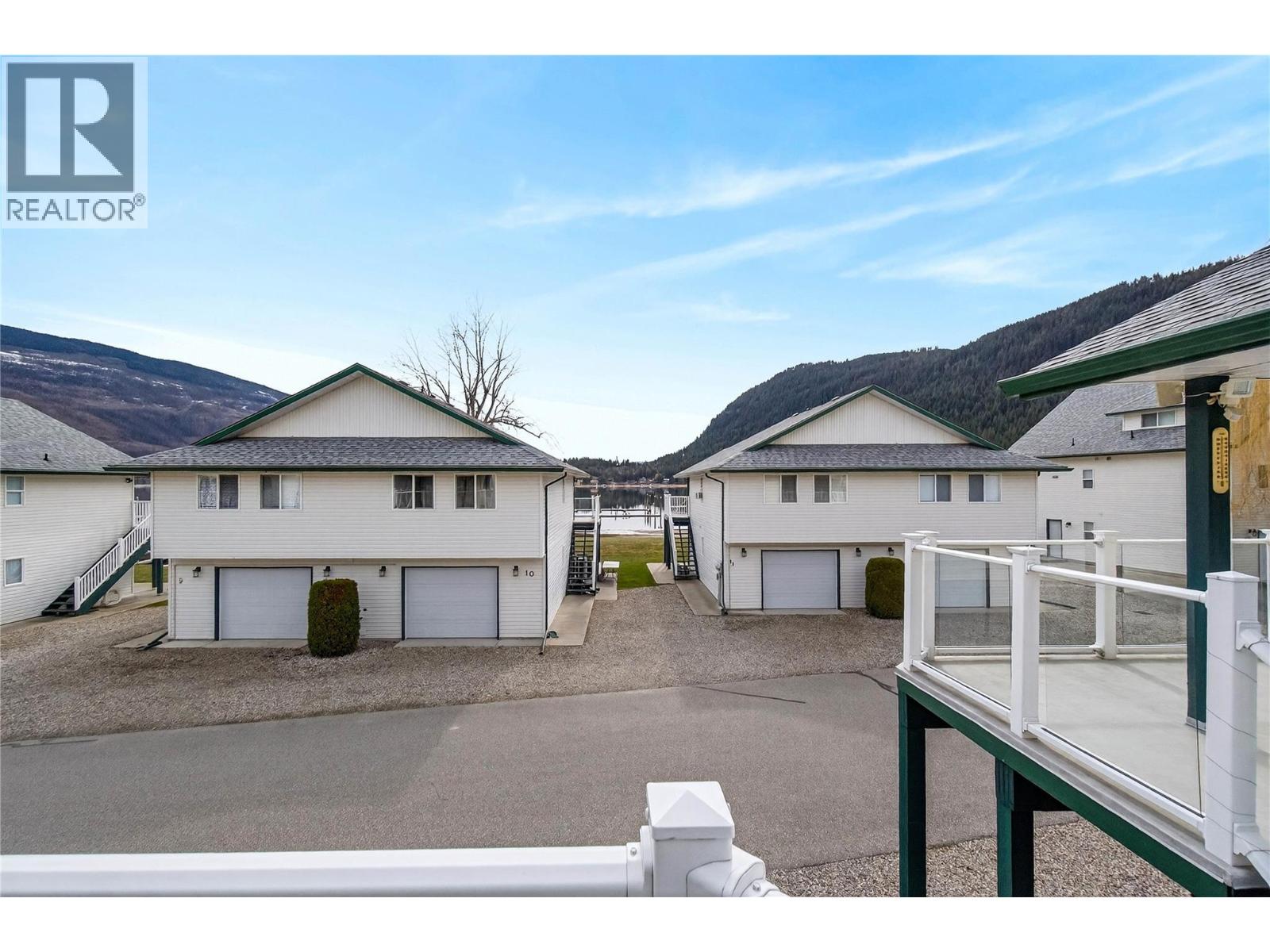 15 505 Poage Avenue, Sicamous