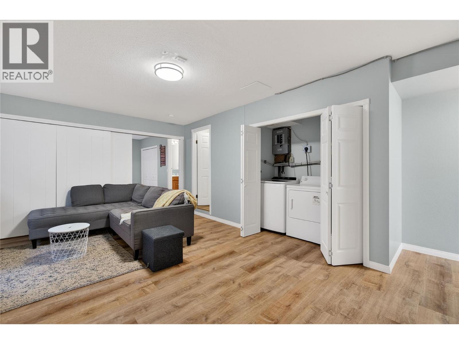 15 505 Poage Avenue, Sicamous