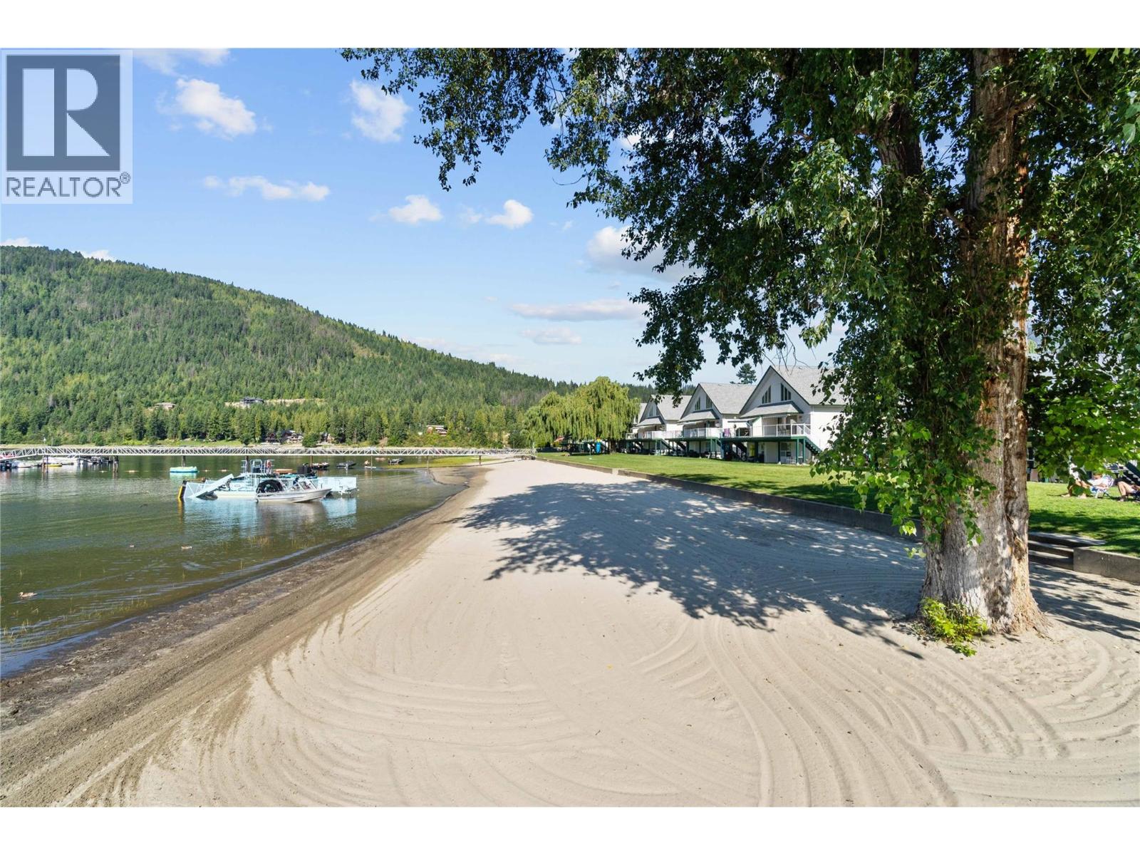 15 505 Poage Avenue, Sicamous