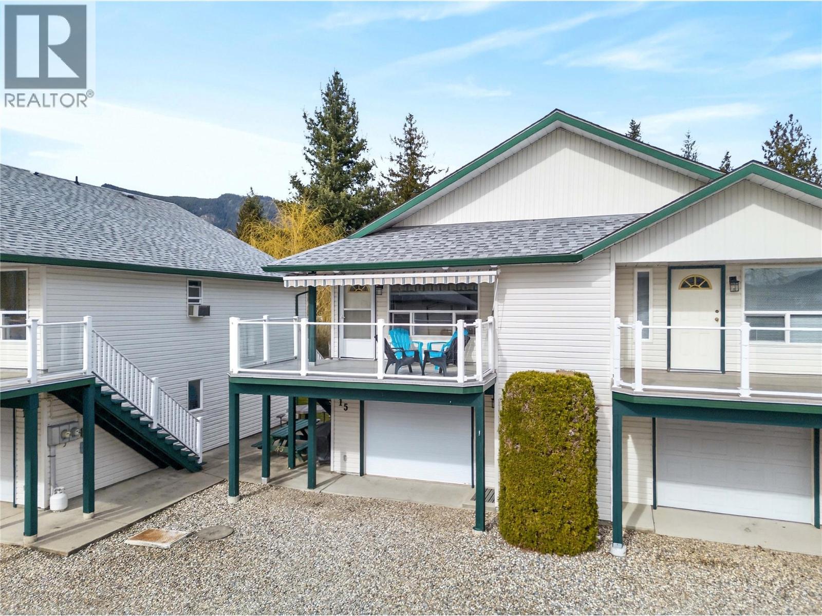15 505 Poage Avenue, Sicamous