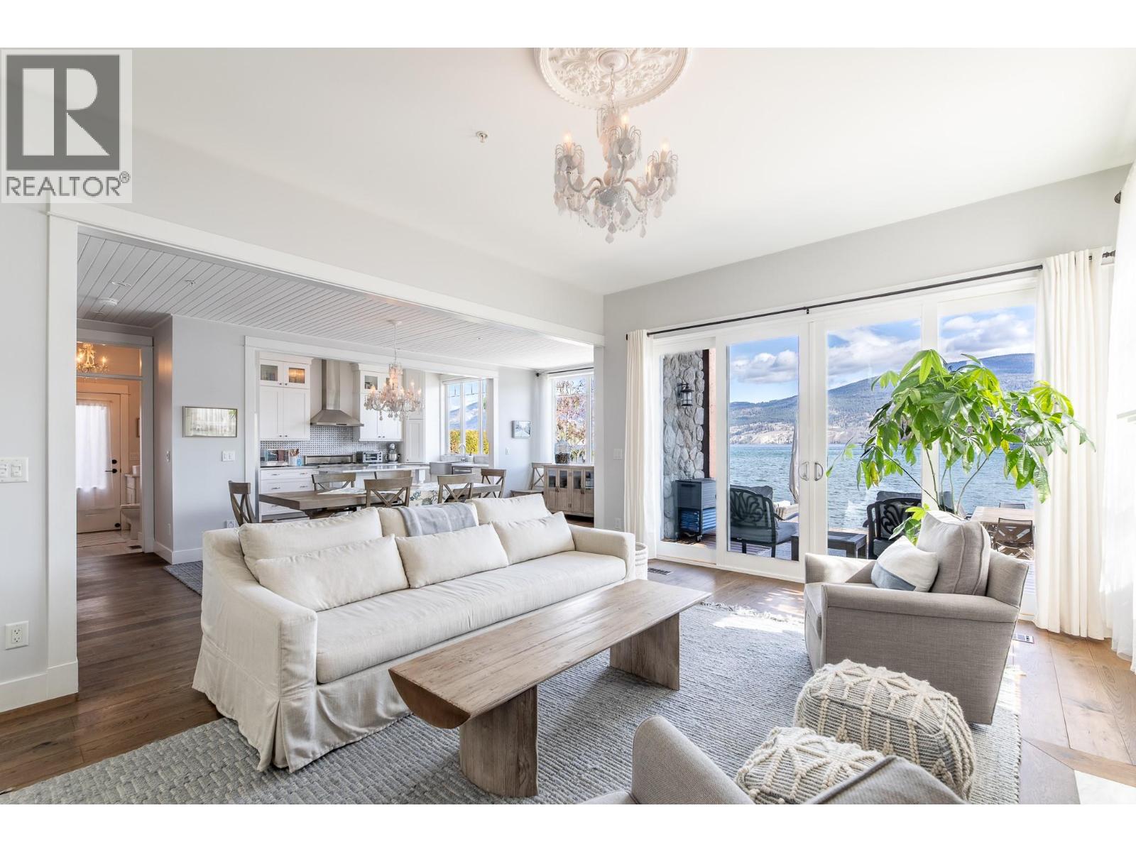 15419 Lakeshore Drive N Unit# 11, Summerland