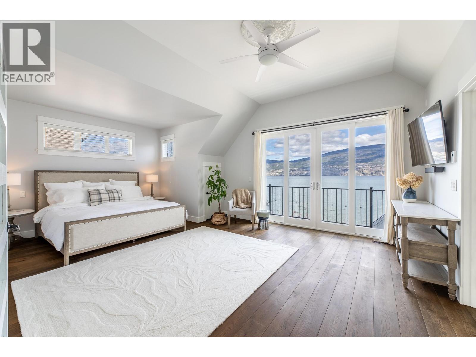 15419 Lakeshore Drive N Unit# 11, Summerland