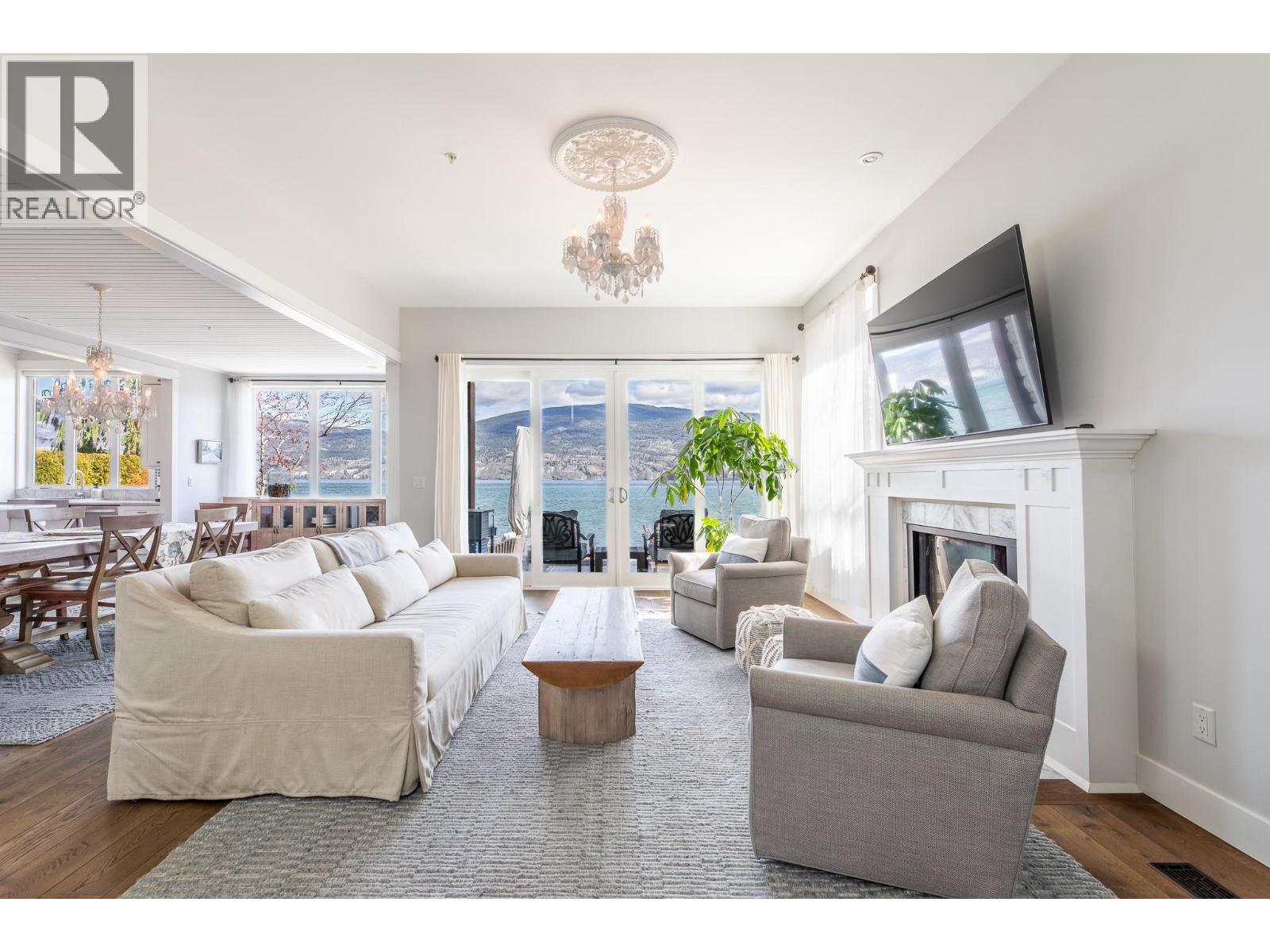 15419 Lakeshore Drive N Unit# 11, Summerland