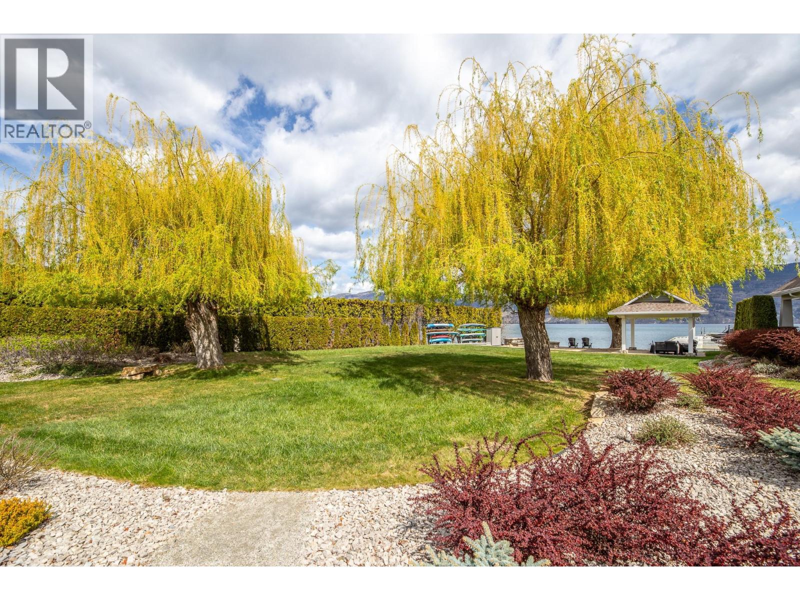 15419 Lakeshore Drive N Unit# 11, Summerland