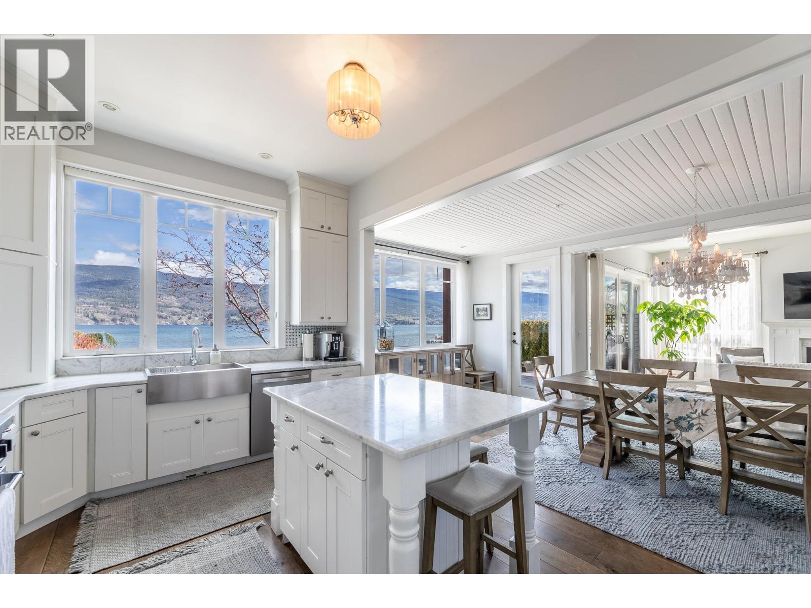 15419 Lakeshore Drive N Unit# 11, Summerland