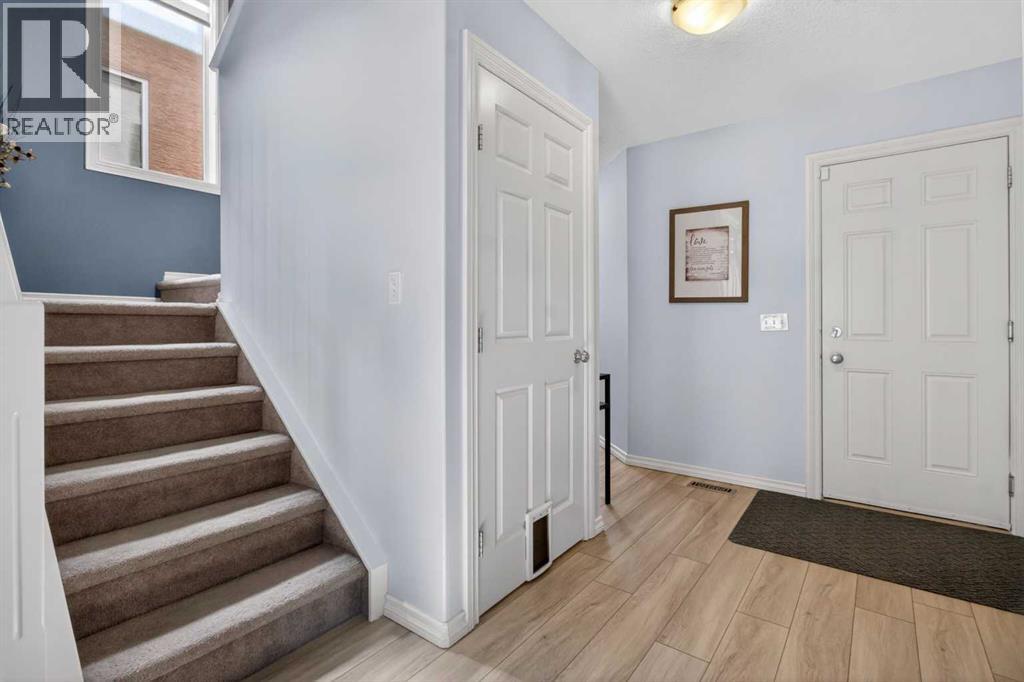 Single Family House for Sale in  Royal Crest View NW Royal Oak Calgary 