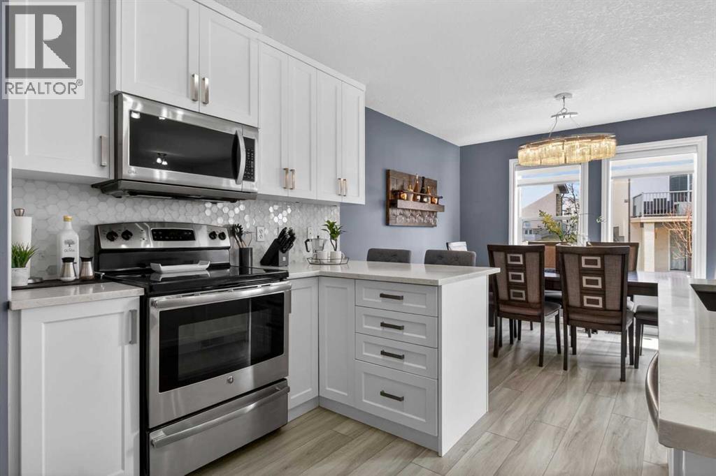 216 Royal Crest View NW, Calgary, Alberta