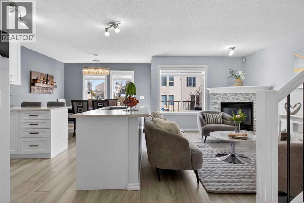 Single Family House for Sale in  Royal Crest View NW Royal Oak Calgary 