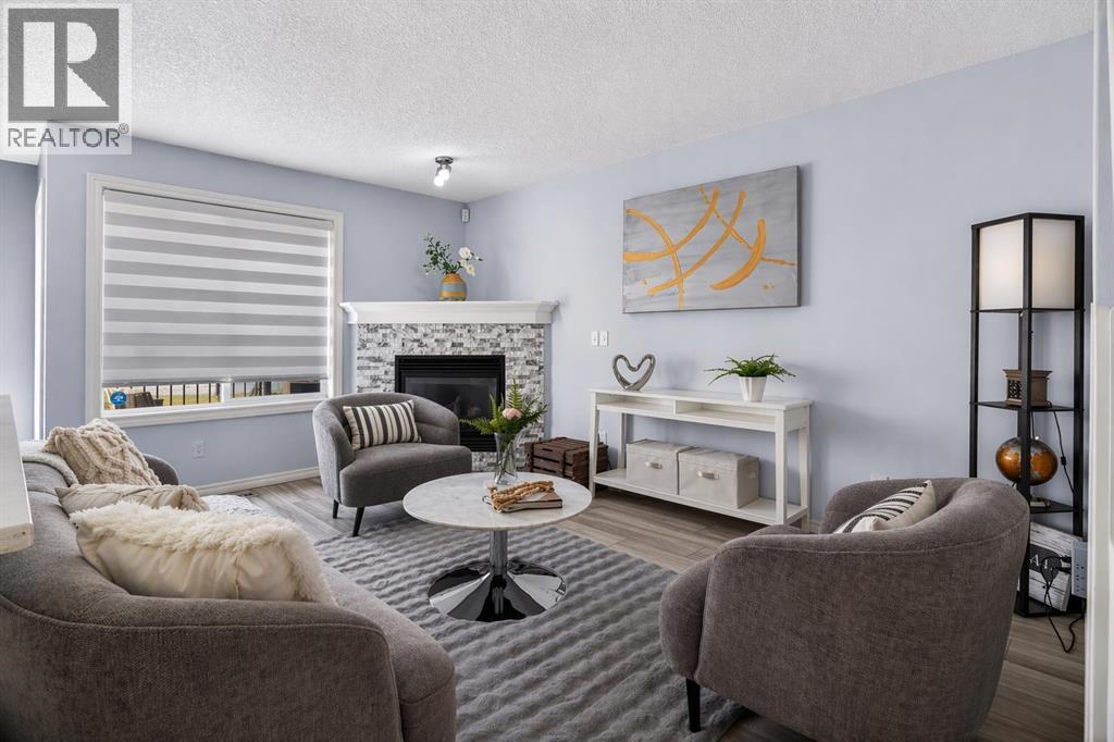 Single Family House for Sale in  Royal Crest View NW Royal Oak Calgary 