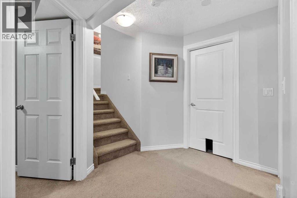 Single Family House for Sale in  Royal Crest View NW Royal Oak Calgary 