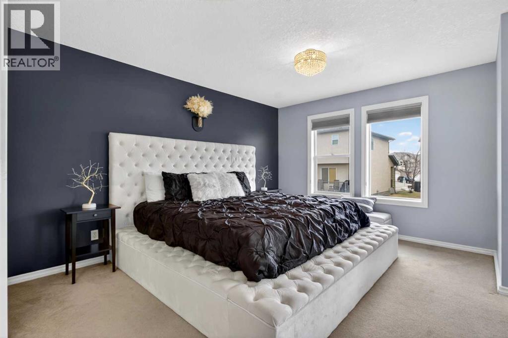 Single Family House for Sale in  Royal Crest View NW Royal Oak Calgary 