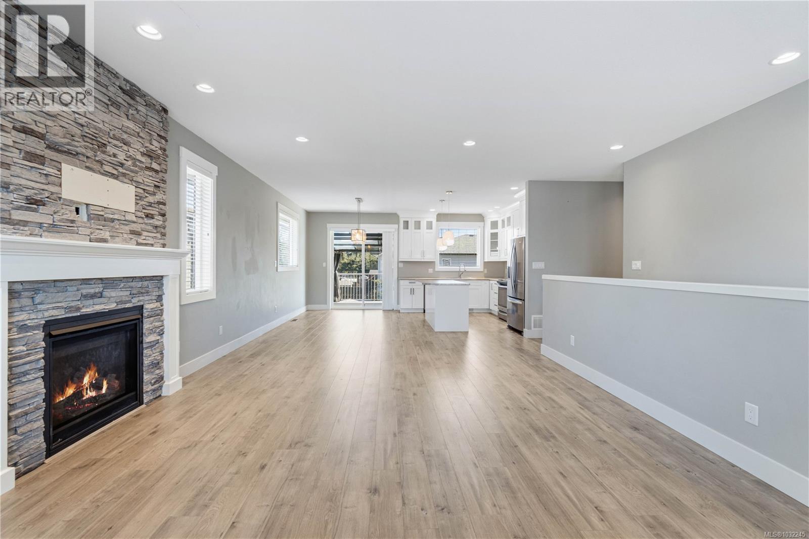 994 DOUGLAS AVE - 22