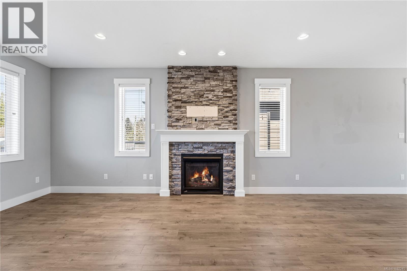 994 DOUGLAS AVE - 24