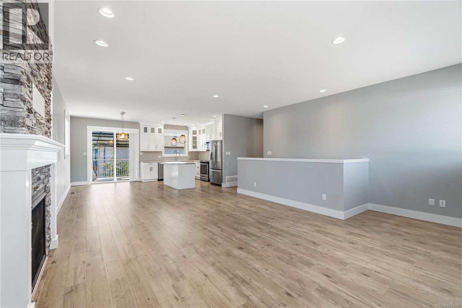 994 DOUGLAS AVE - 26