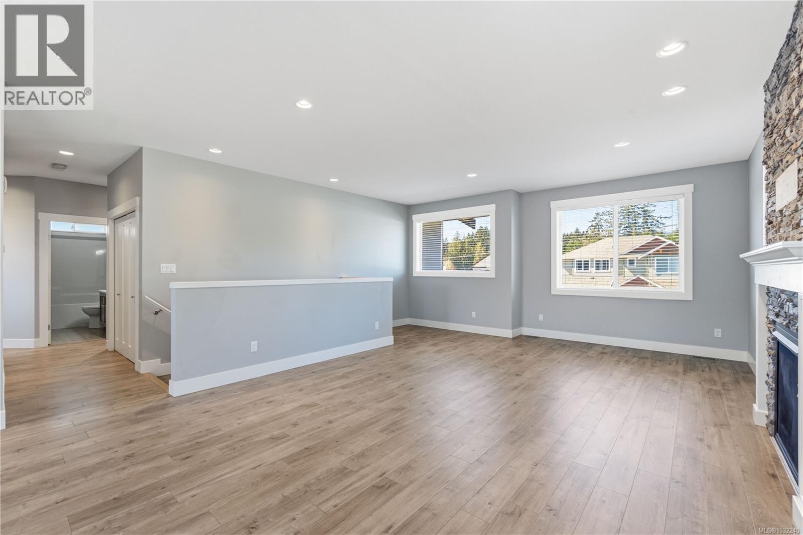 994 DOUGLAS AVE - 27