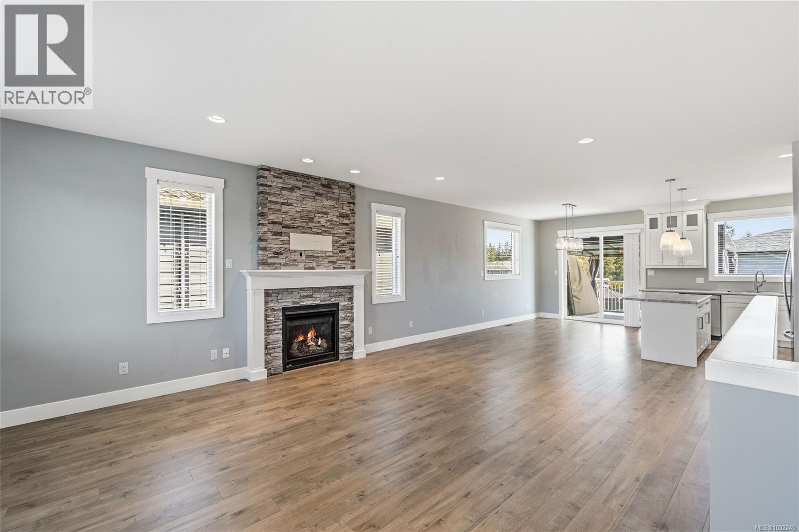 994 DOUGLAS AVE - 28