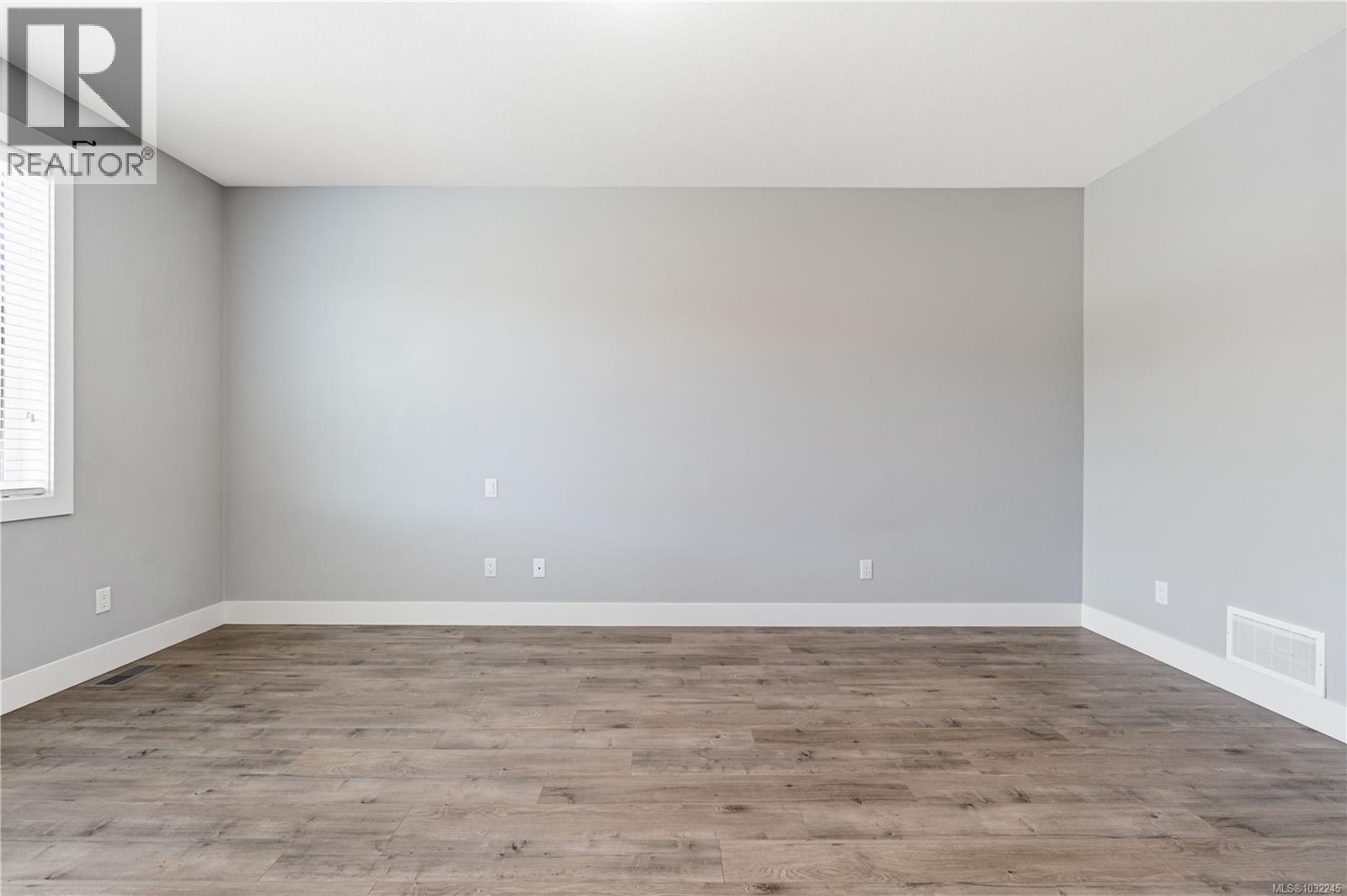 994 DOUGLAS AVE - 33