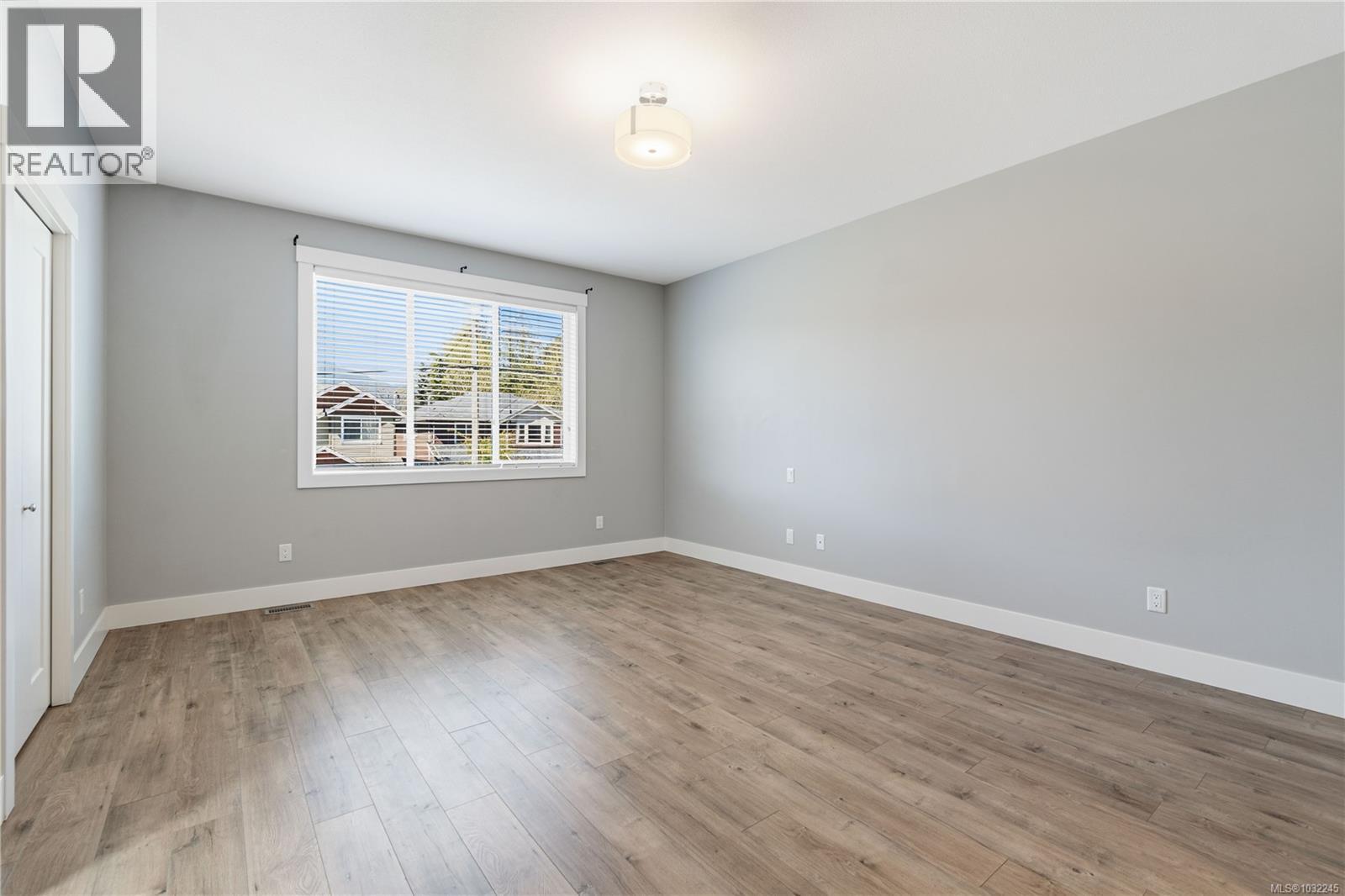 994 DOUGLAS AVE - 34