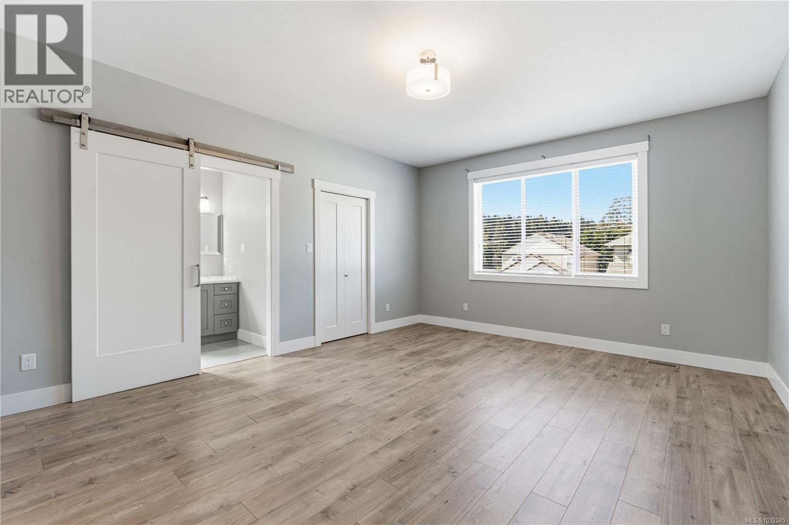 994 DOUGLAS AVE - 35