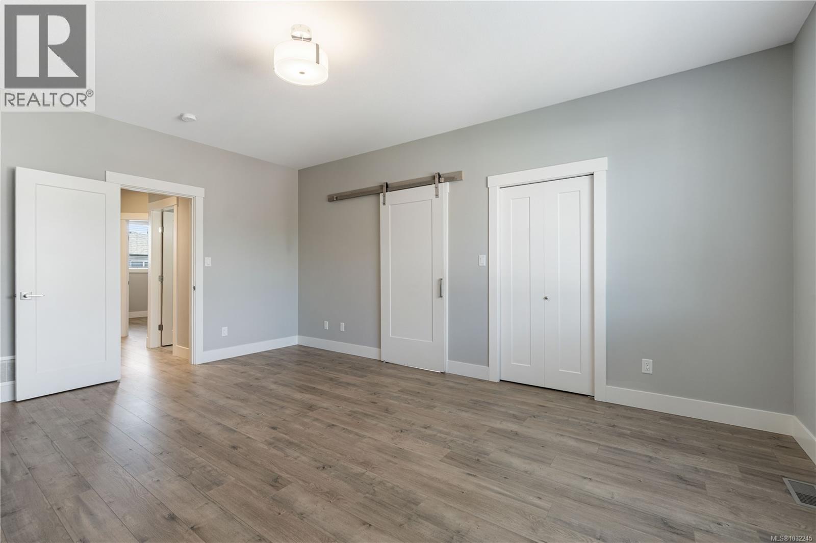 994 DOUGLAS AVE - 36