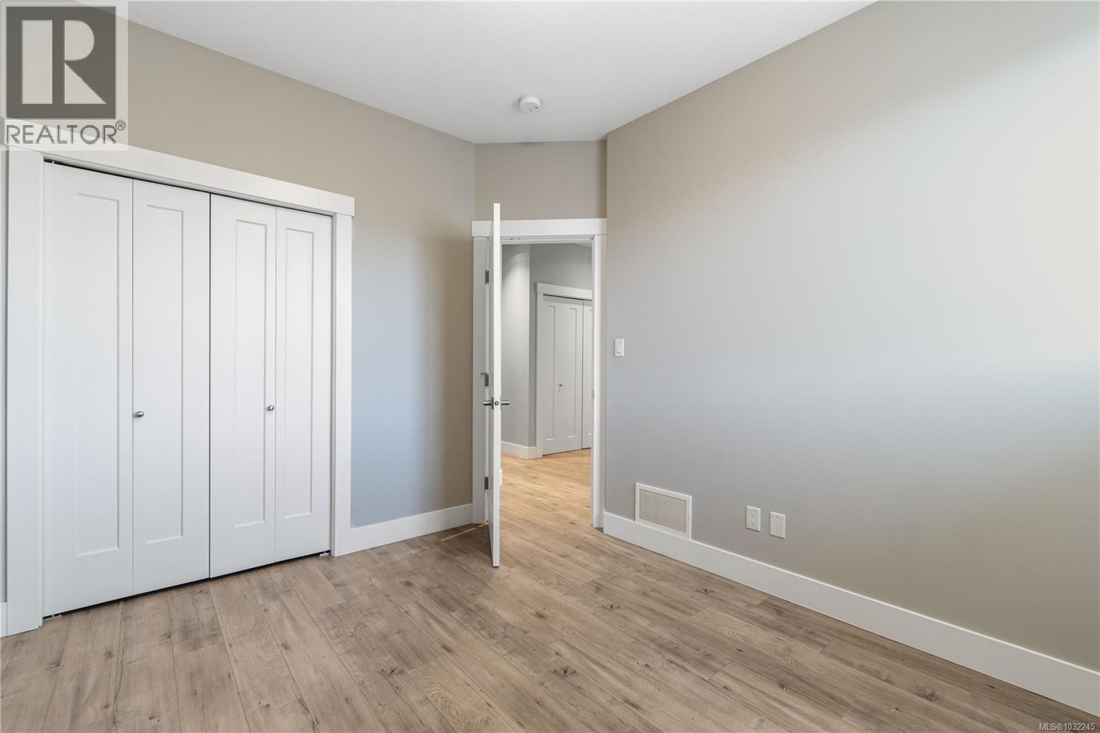 994 DOUGLAS AVE - 39