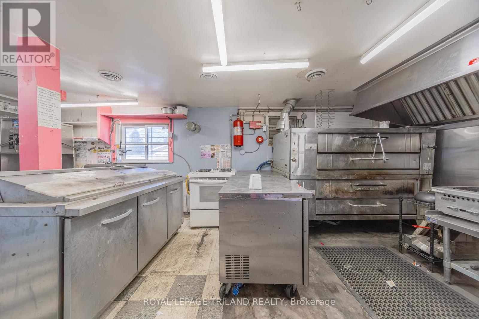 26 ONTARIO STREET S Property Photo