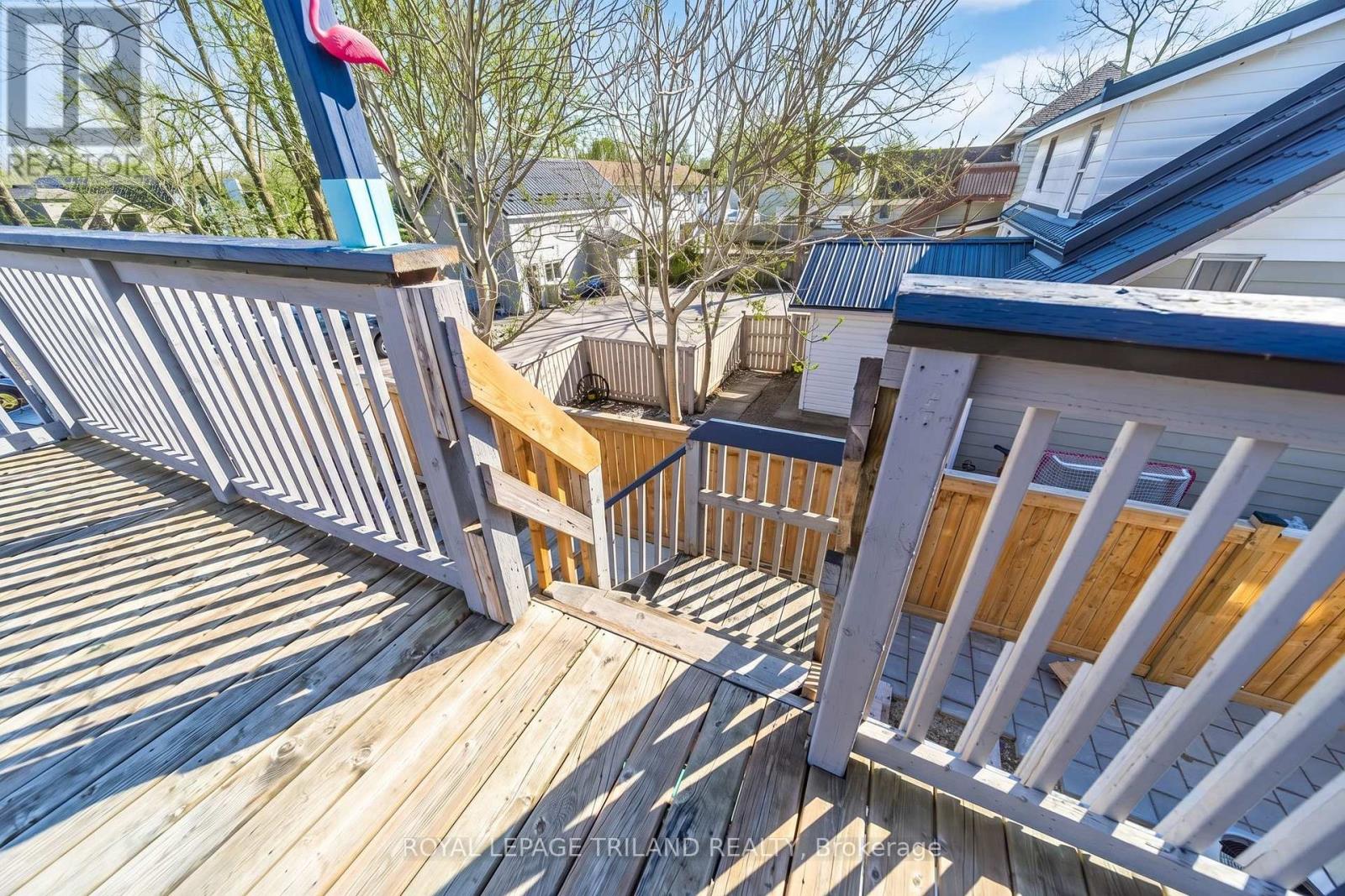 26 ONTARIO STREET S Property Photo