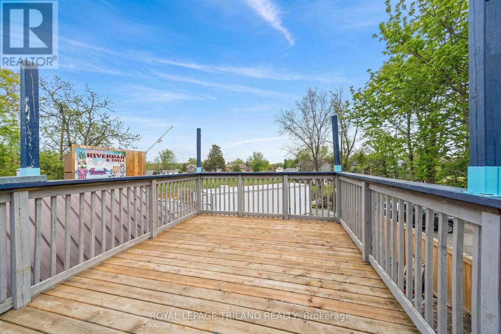 26 ONTARIO STREET S Property Photo