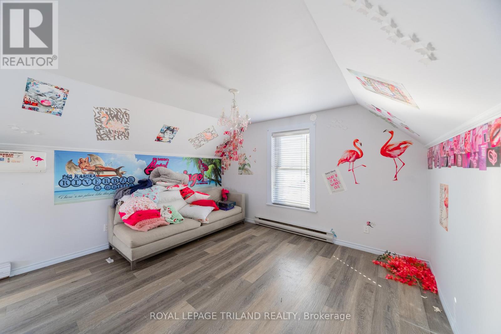 26 ONTARIO STREET S Property Photo