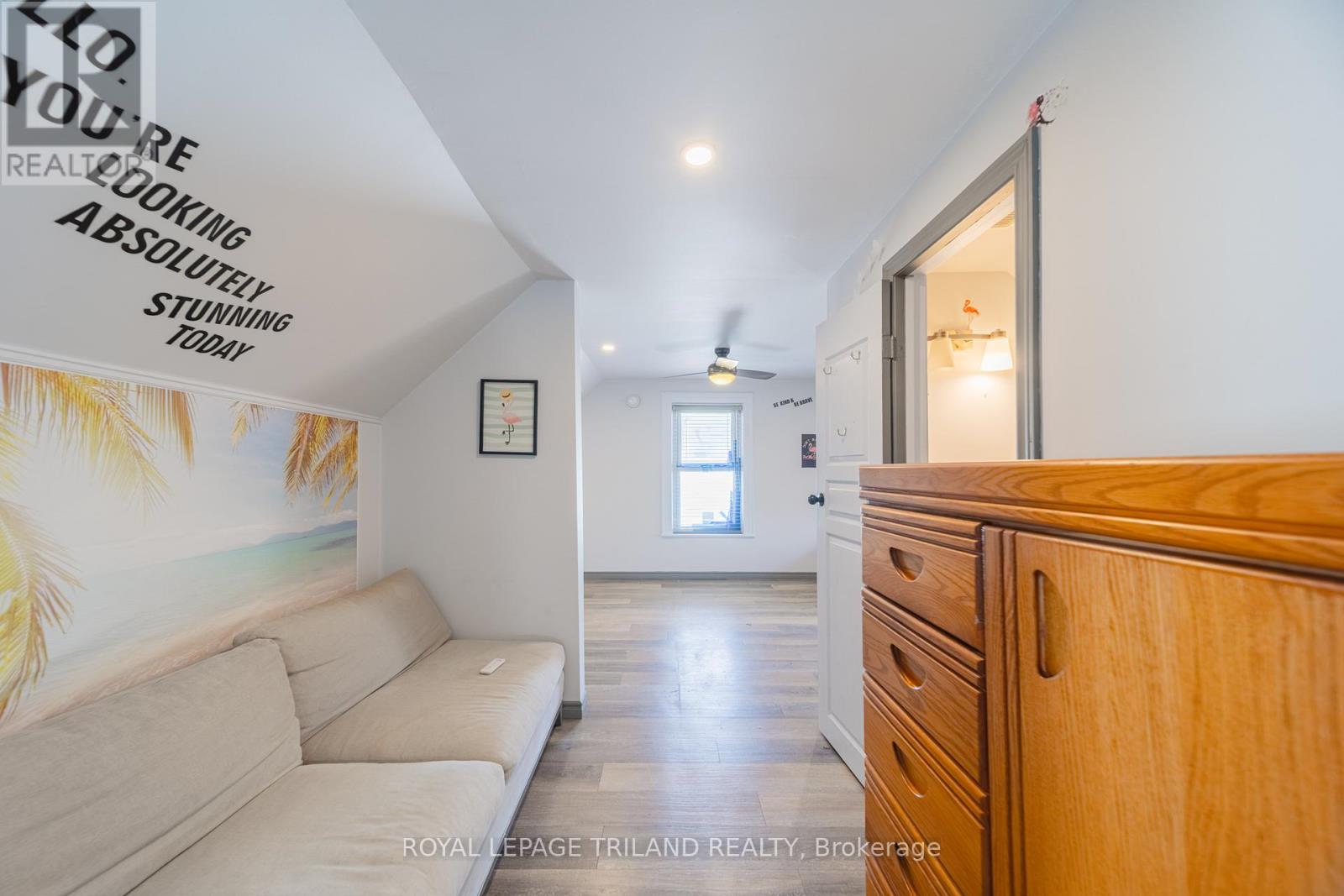 26 ONTARIO STREET S Property Photo