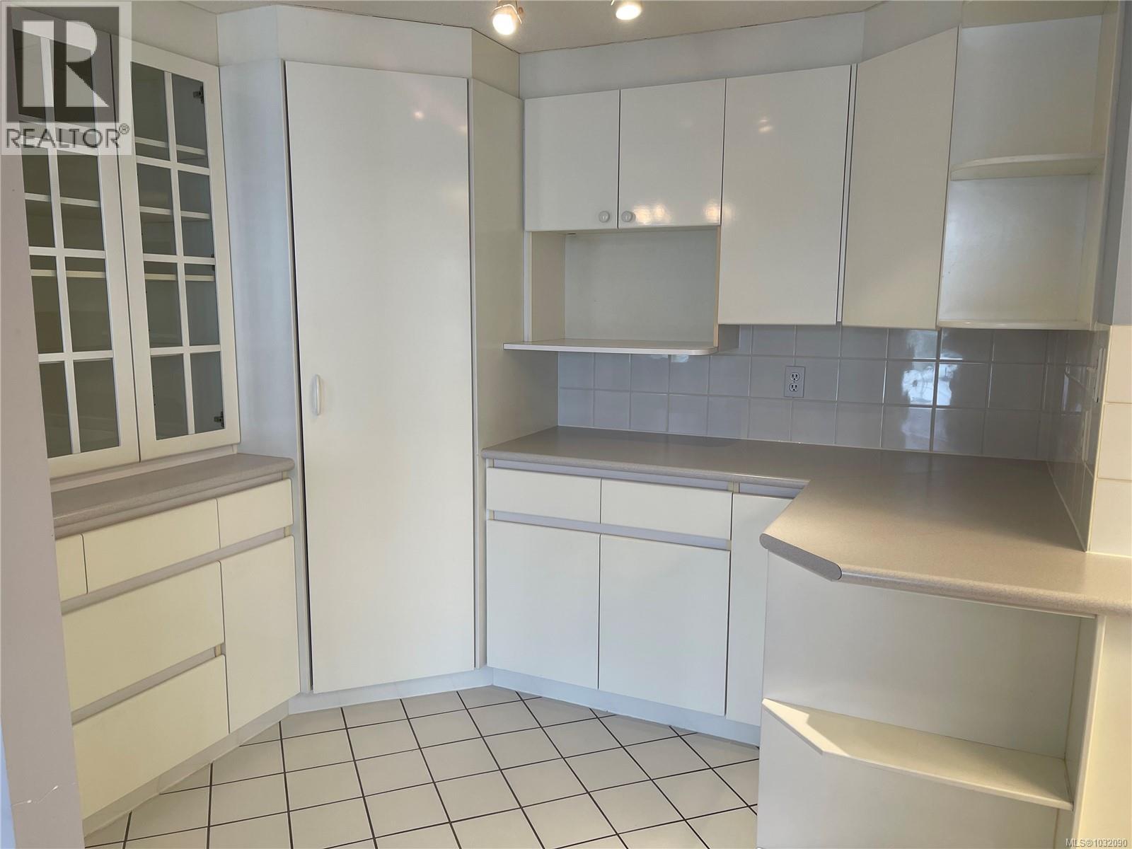 #1603 154 PROMENADE DR - 22