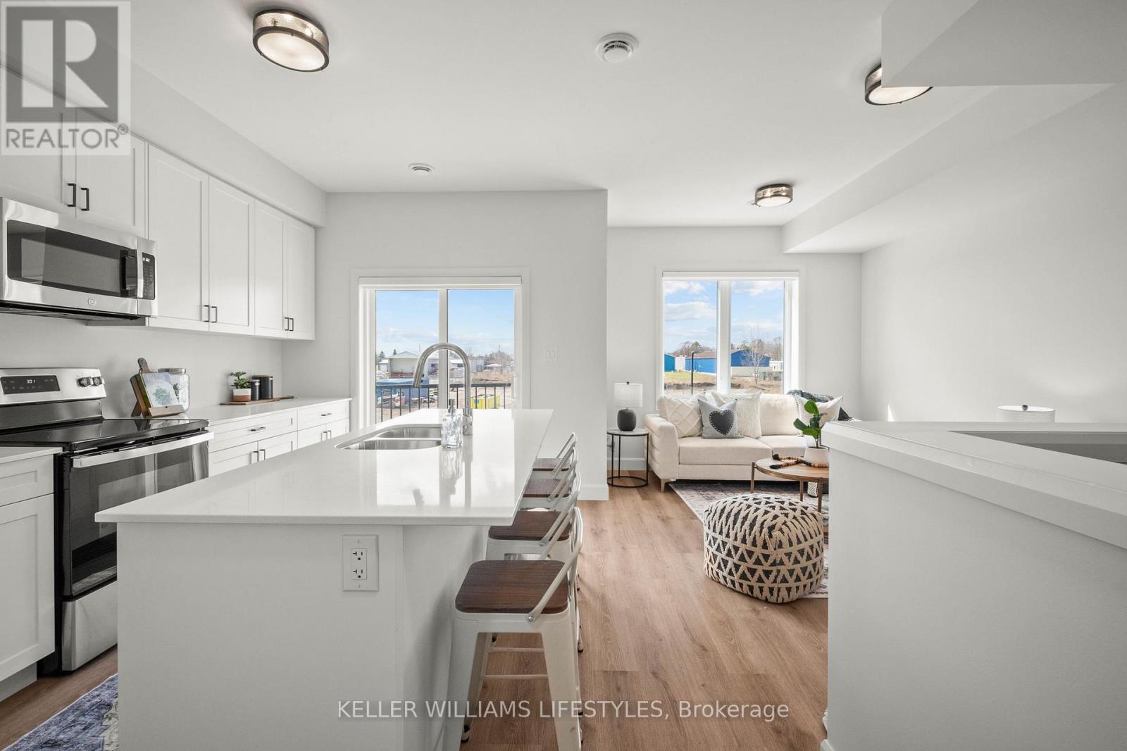 12 - 470 DARCY DRIVE