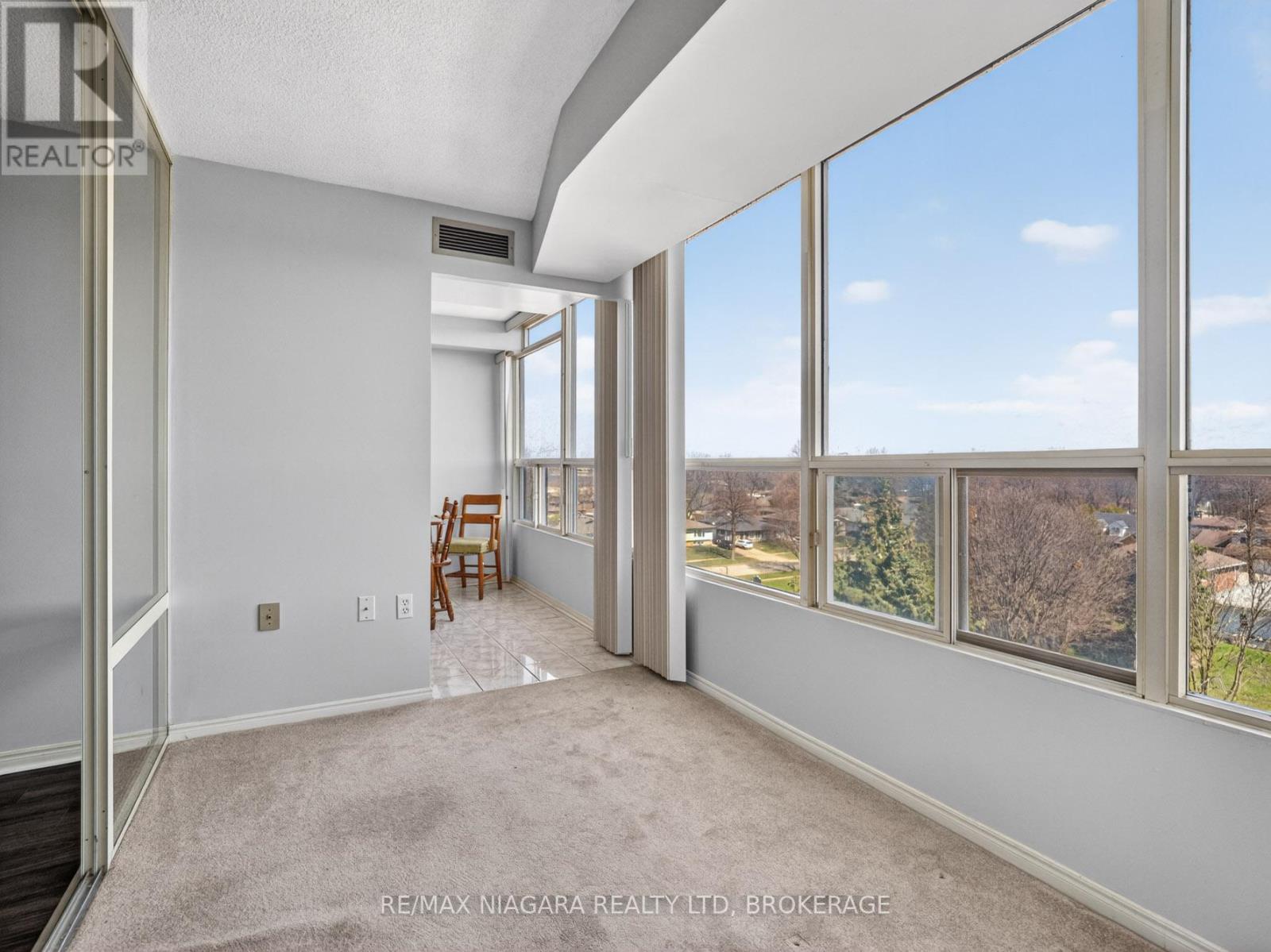 #701 5100 DORCHESTER ROAD - 19