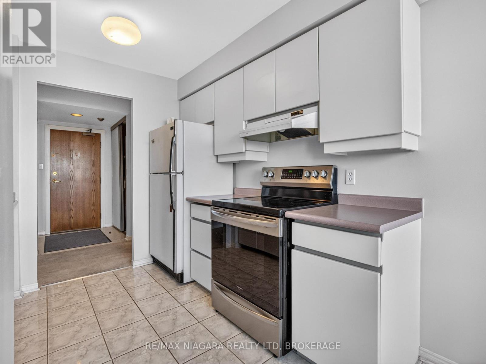 #701 5100 DORCHESTER ROAD - 17