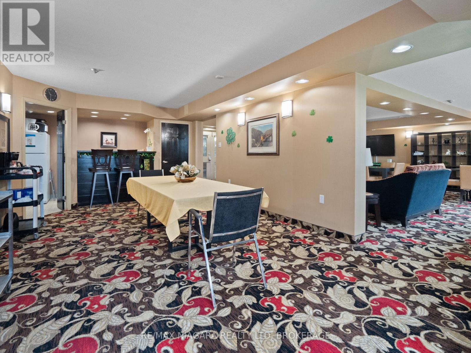#701 5100 DORCHESTER ROAD - 27