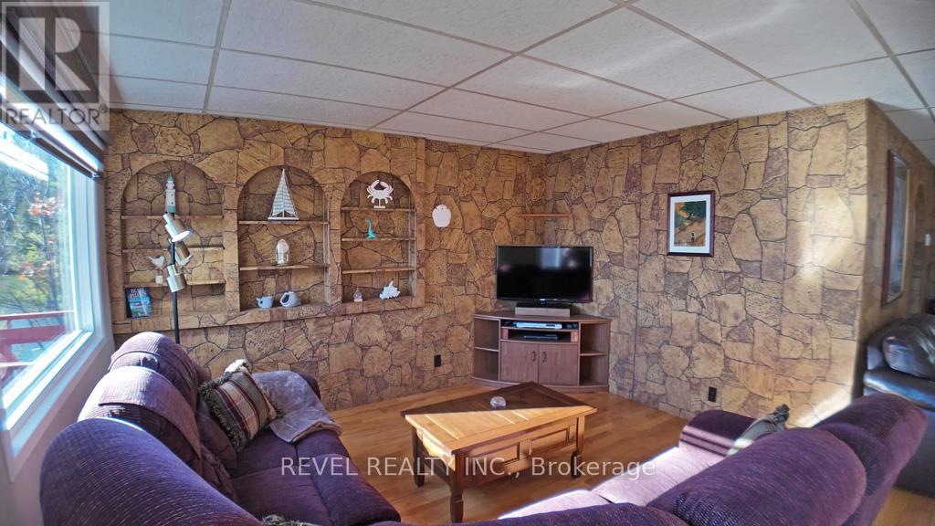 614 SHUNSBY ROAD — photo 23
