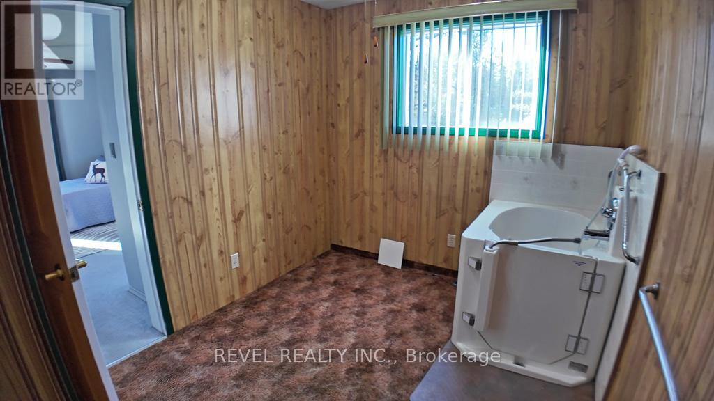 614 SHUNSBY ROAD — photo 36