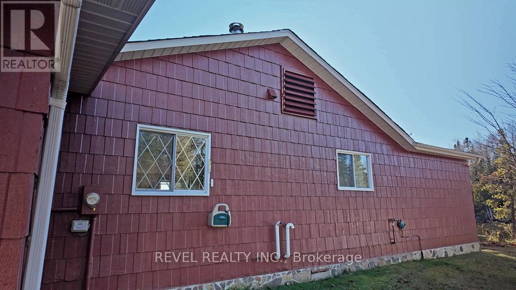 614 SHUNSBY ROAD — photo 41