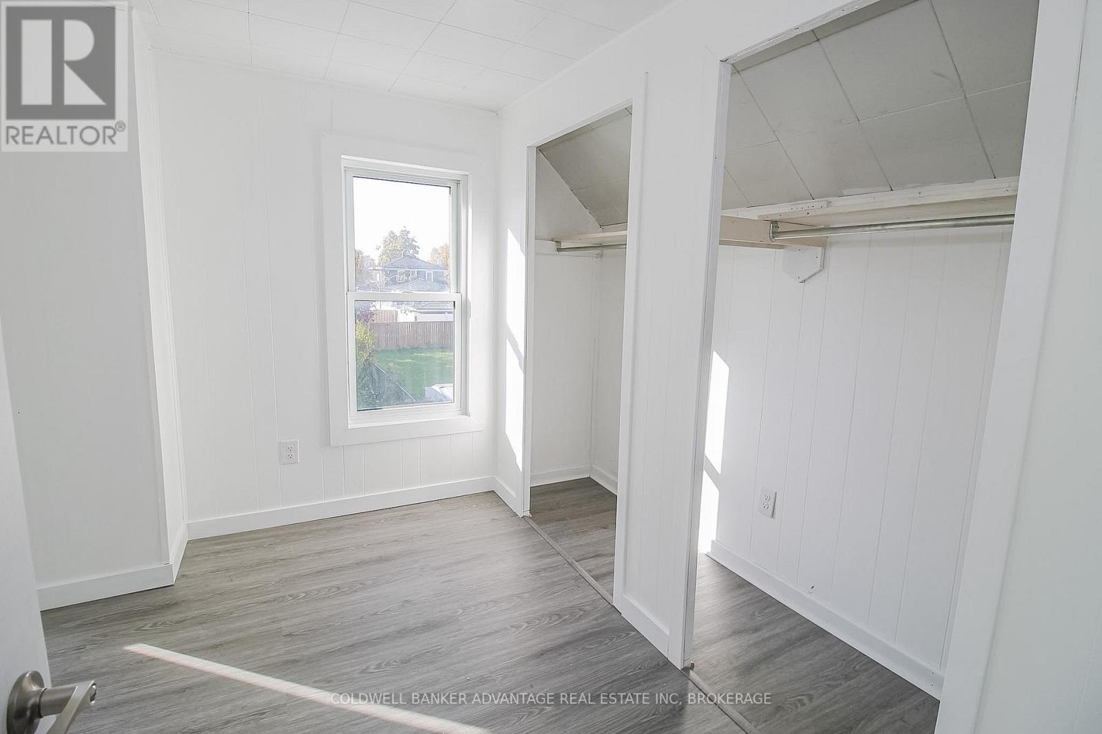 215 BURGAR STREET - 16