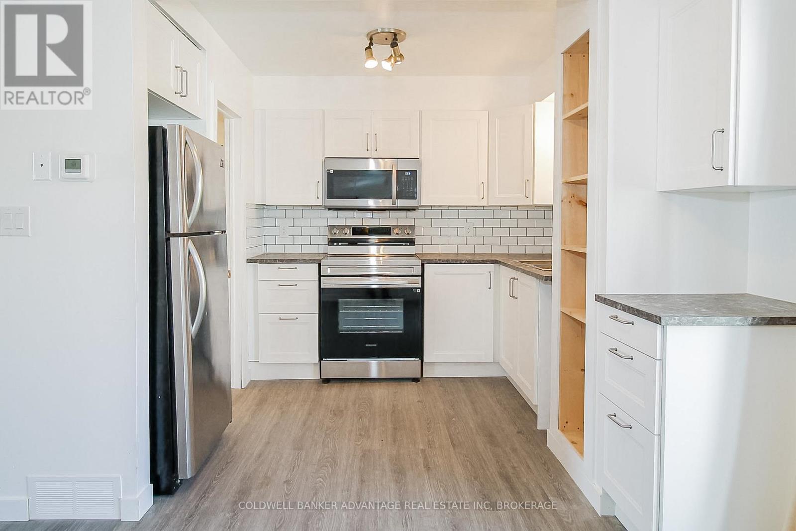 215 BURGAR STREET - 9