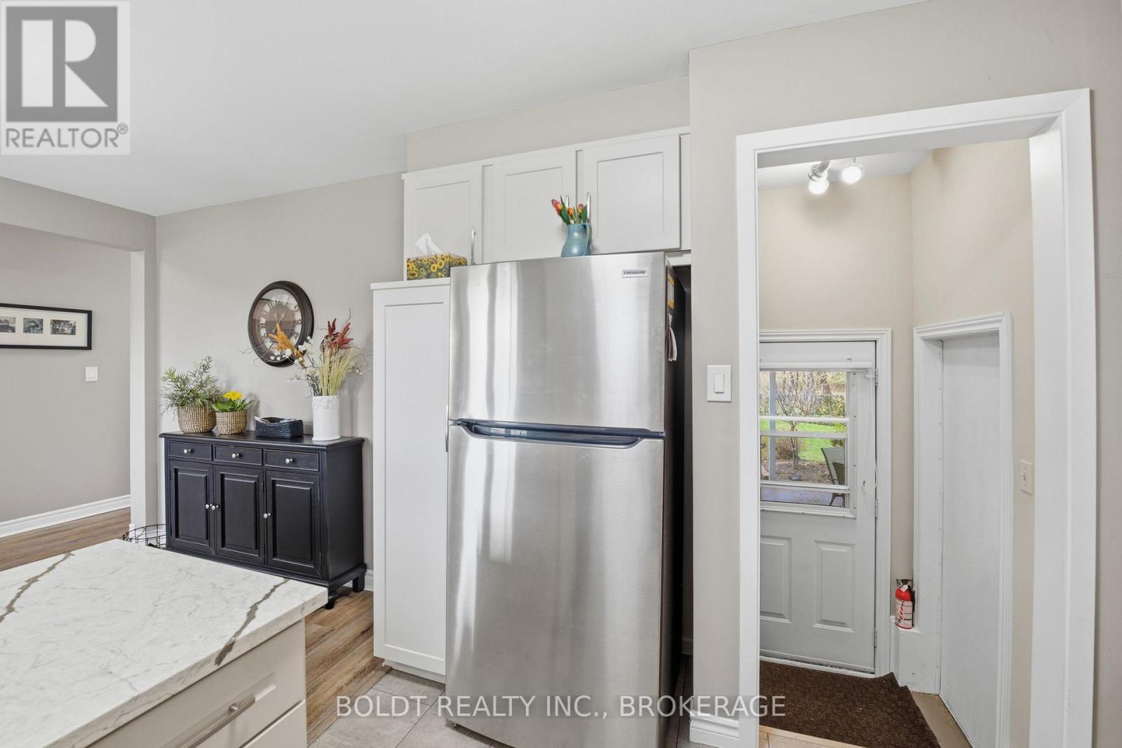 95 PRINCE CHARLES DRIVE - 18
