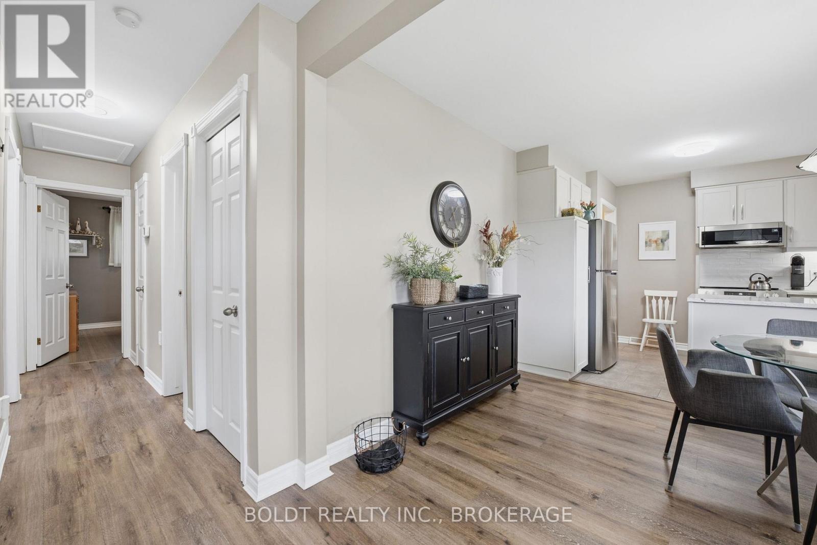 95 PRINCE CHARLES DRIVE - 20