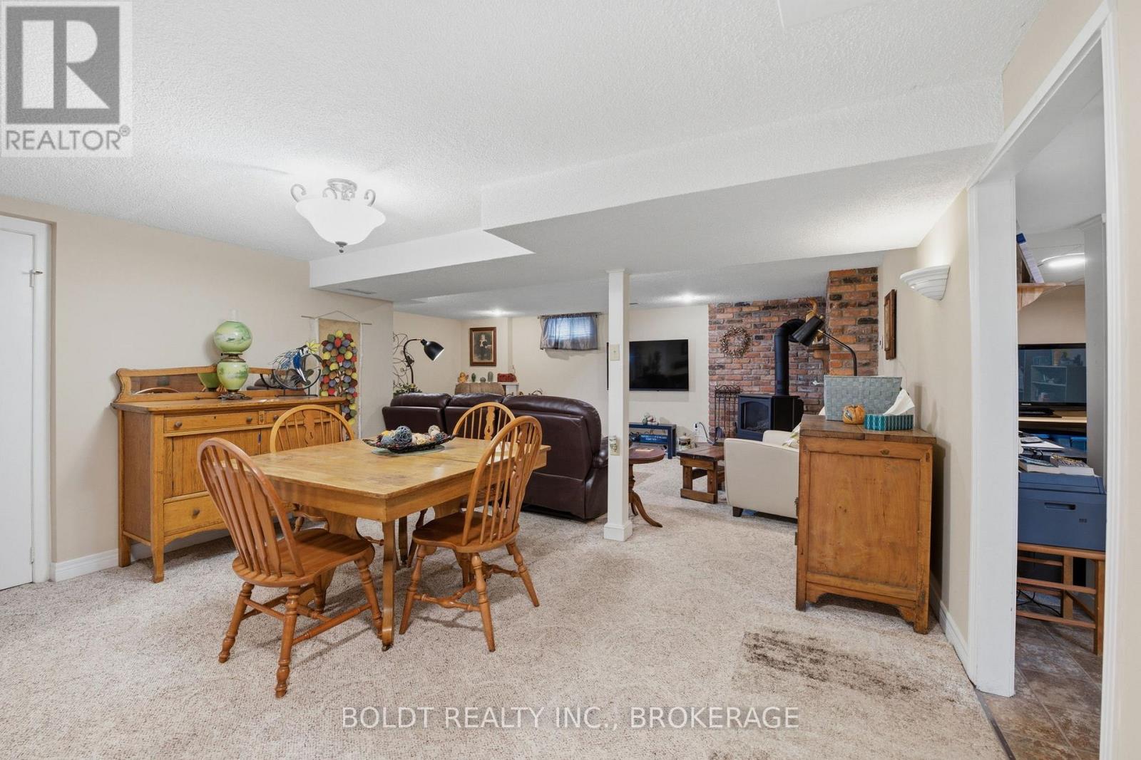 95 PRINCE CHARLES DRIVE — photo 30