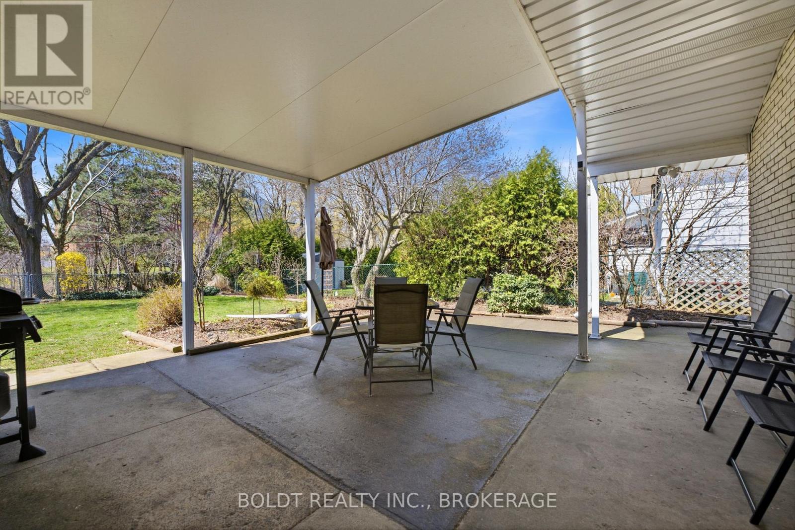 95 PRINCE CHARLES DRIVE - 6
