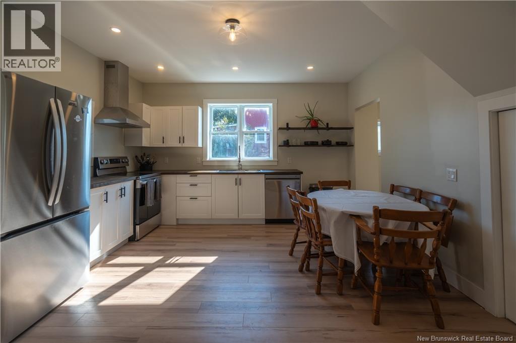 8 Dufferin Road — photo 10