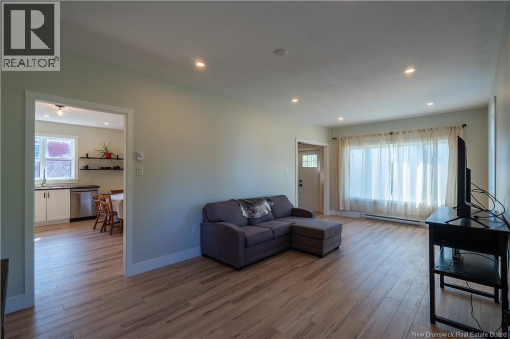 8 Dufferin Road — photo 15