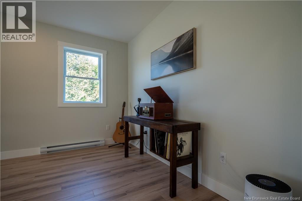 8 Dufferin Road — photo 18