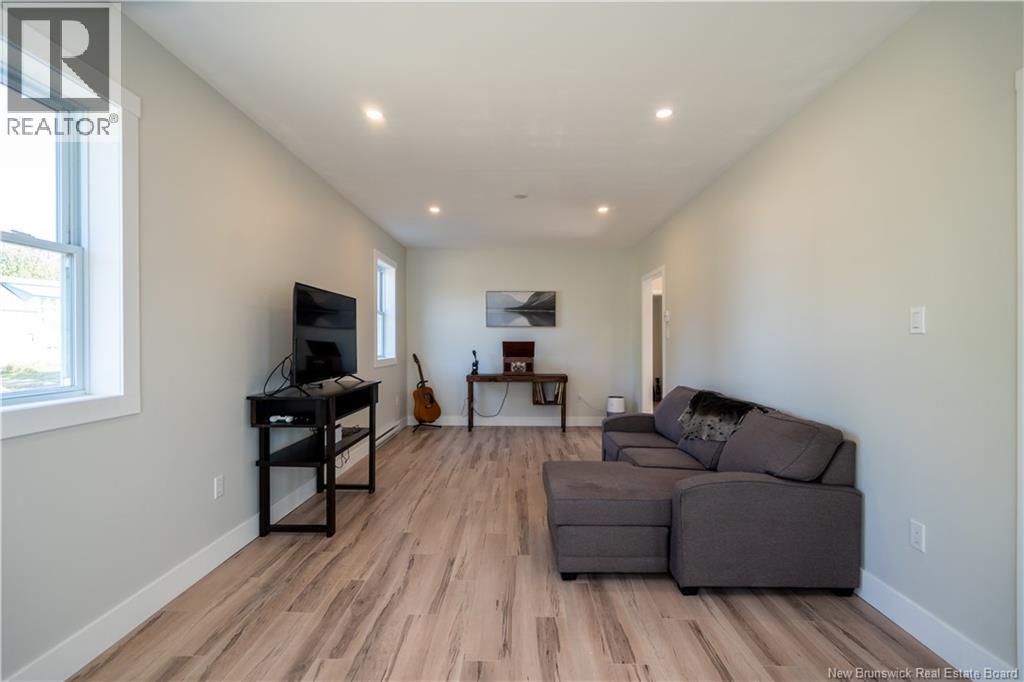 8 Dufferin Road — photo 19