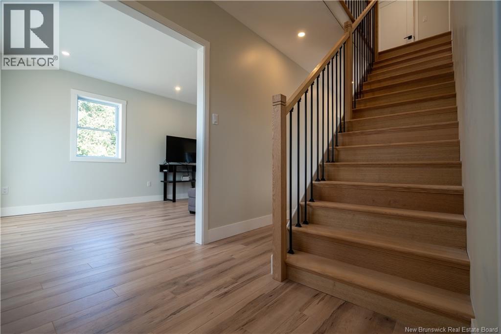 8 Dufferin Road — photo 24